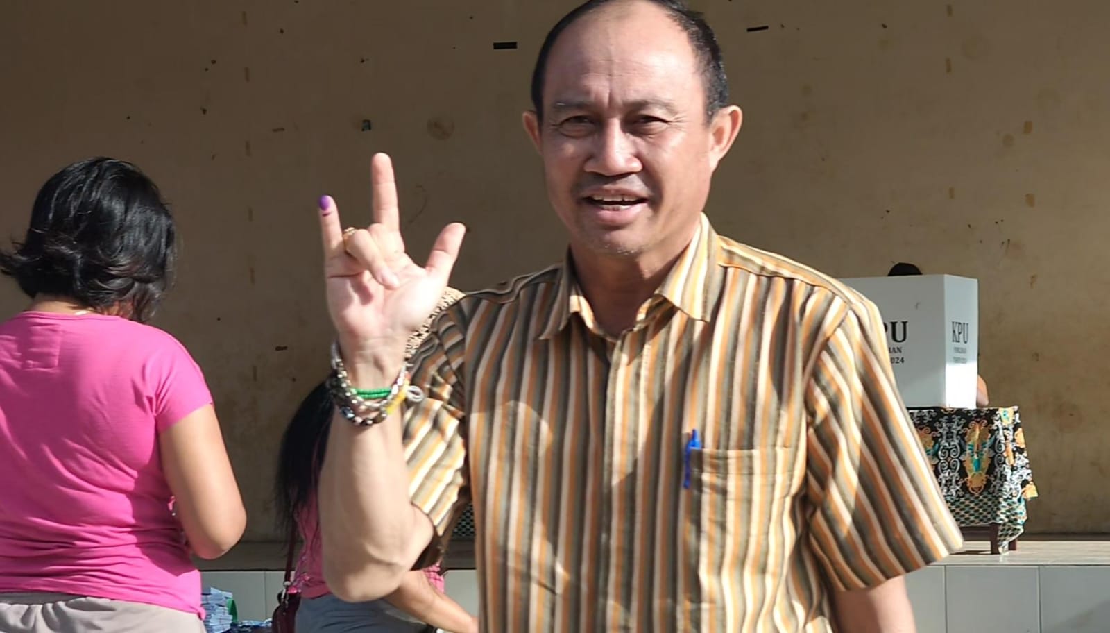 Calon bupati Kutai Barat 2024, Sahadi salurkan hak suaranya di TPS 011 Kelurahan Barong Tongkok Rabu 27/11/2024