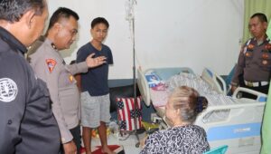 Polres Kutai Barat kunjungi wartawan sakit di RS Harapan Insan Sendawar (RSUD-HIS) Penulis: Johansyah