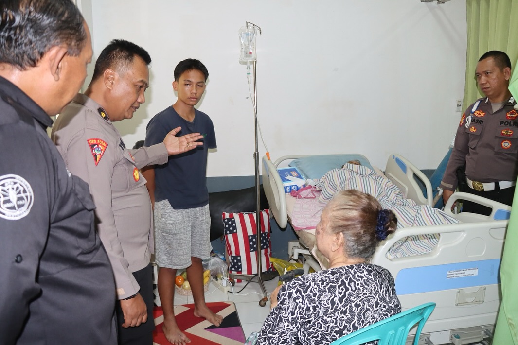 Polres Kutai Barat kunjungi wartawan sakit di RS Harapan Insan Sendawar (RSUD-HIS) Penulis: Johansyah