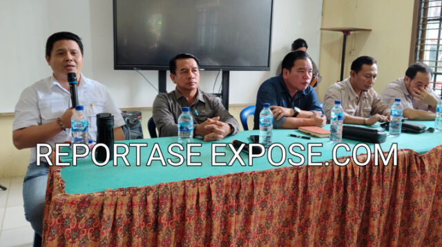 Kunjungan kerja (Kunker) gabungan komisi tim I DPRD Kabupaten Kutai Barat (Kubar) di Kampung Kelian Dalam terkait PT ISM yang bebaskan lahan masyarakat di luar prosedur. Sabtu (09/08/2025). Penulis: Johansyah