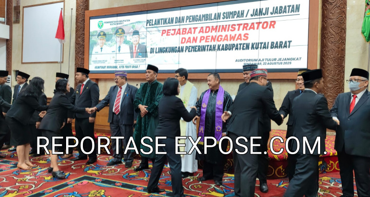Keterangan foto:Bupati Kutai Barat, Frederick Edwin, dan Wakil Bupati, Nanang Adriani, berfoto bersama usai pelantikan pejabat di lingkungan Pemerintah Kabupaten Kutai Barat yang berlangsung di Auditorium Aji Tullur Jejangkat (ATJ), Barong Tongkok, Jumat (22/8/2025). Penulis: Johansyah.
