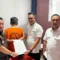📸 Keterangan Foto: Penyidik Direktorat Reserse Kriminal Khusus (Ditreskrimsus) Polda Kalimantan Timur secara resmi menyerahkan berkas perkara kasus dugaan penggelapan dokumen penting milik PT BAR, sebuah perusahaan kontraktor pertambangan, kepada Kejaksaan Tinggi Kalimantan Timur. (Dok. Polda Kaltim)