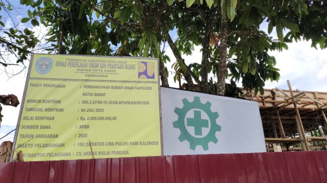 Keterangan fot: Proyek Pembangunan Rumah Dinas Kapolres Kutai Barat (Kubar) yang menggunakan dana APBD Kutai Barat 2025, Penulis-Johansyah