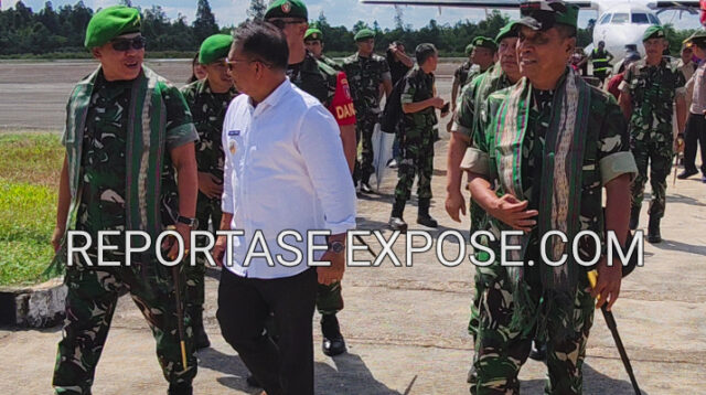 Keteraangan foto: Komandan Pusat Teritorial Angkatan Darat (Danpusterad) Letnan Jenderal TNI Mochamad Syafei Kasno (kiri) dan Wakil Bupati Kutai Barat, H. Nanang Adriani, S.PKP., M.Si, Foto Ist, Johansyah, Rabu (15/10/2025).