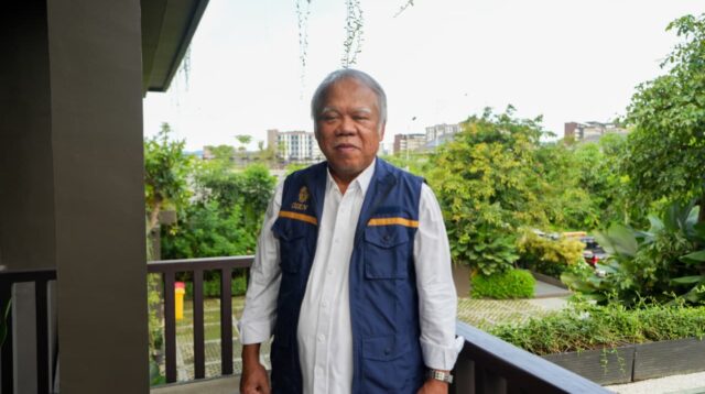 Kepala Otorita IKN, Basuki Hadimuljono, "Presiden Republik Indonesia Prabowo Subianto tiba di Ibu Kota Nusantara (IKN), Kalimantan Timur, menggunakan helikopter Super Puma pada 12 Januari 2026, dalam kunjungan kerja perdana sejak menjabat sebagai Presiden. Kehadiran beliau di lokasi pembangunan ibu kota baru ini menegaskan komitmen pemerintah terhadap keberlanjutan proyek strategis nasional dan target IKN sebagai Ibu Kota Politik pada 2028.