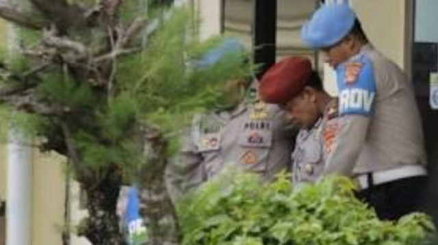 Kepala Satuan (Kasat) Reserse Narkoba Kepolisian Resor Bima Kota Ajun Komisaris Polisi Malaungi dipecat kasus narkoba. (ANTARA FOTO/Dhimas Budi Pratama)