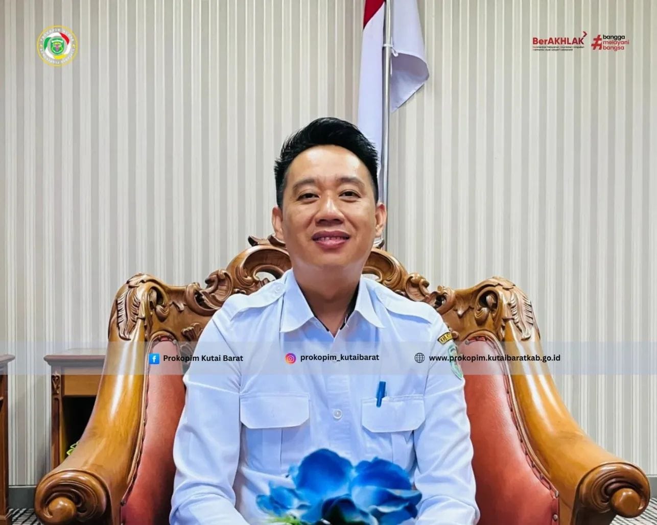 Kepala Bagian Umum Sekretariat Kabupaten Kutai Barat, Sulhendi, memberikan keterangan terkait kebijakan pembatalan pengadaan mobil operasional sebagai bagian dari upaya efisiensi anggaran daerah. Kamis (26/3/2026. Penulis: Johansyah.