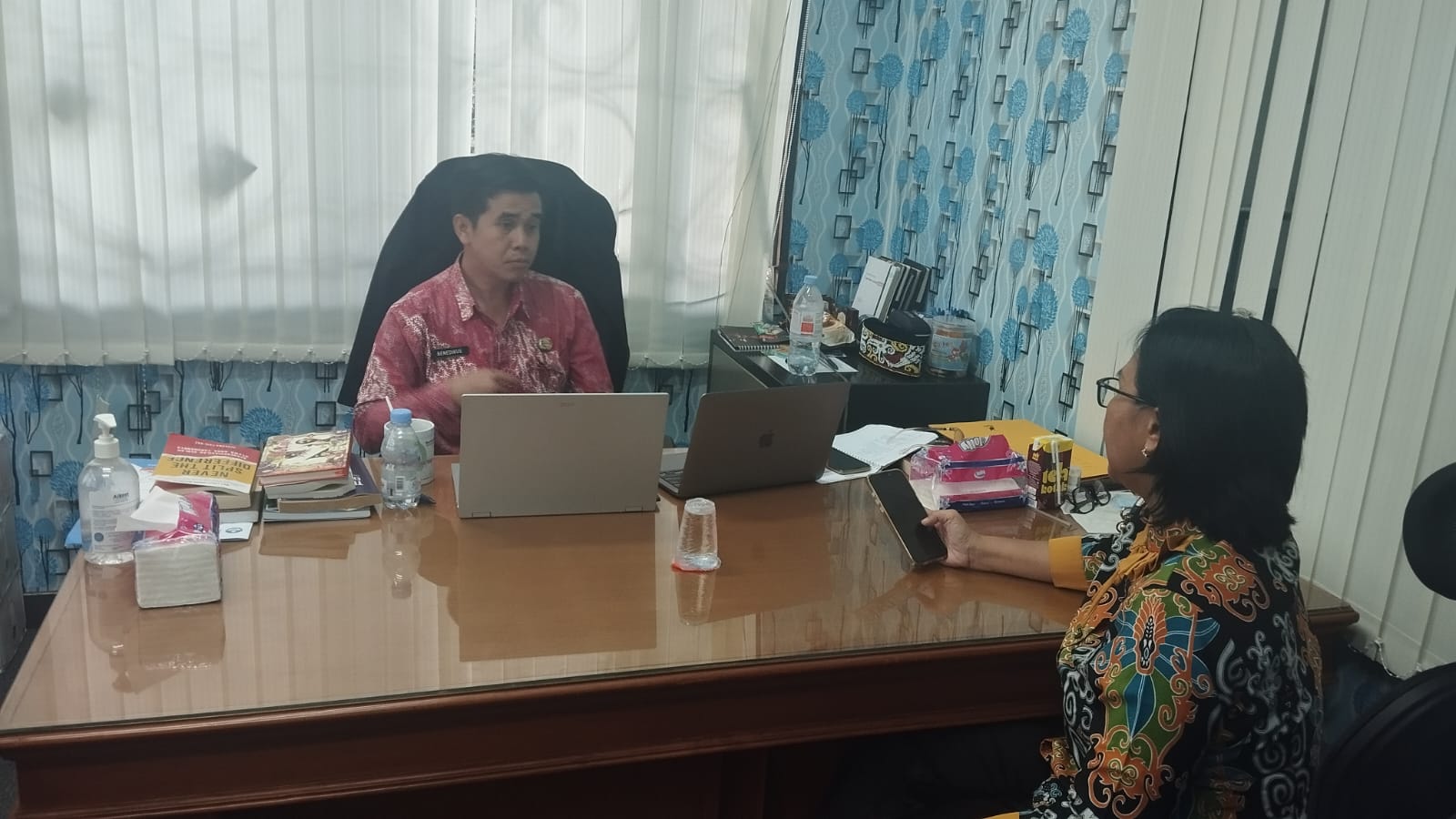 Kepala Bidang Pembinaan Ketenagaan Dinas Pendidikan Kutai Barat, Benedikus, menyampaikan komitmen pemerintah daerah dalam menjaga kesejahteraan guru dan tata kelola keuangan yang patuh regulasi.