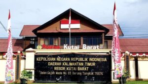 Kantor Polres Kutai Barat di Sendawar, lokasi pelaksanaan Upacara Pemberhentian Tidak Dengan Hormat (PTDH) terhadap anggota Polri.