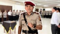Kasat Narkoba Polres Kutai Barat, AKP Decky S. Sasiang, dalam waktu kurang dari empat bulan berhasil membekuk puluhan pengedar narkoba. Kini jabatan tersebut diemban Iptu Raymond Juliano Wiliam dari Ditreskrimum Polda Kaltim. Penulis: Johansyah.