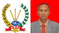 Keterangan Foto: Ketua DPC Persatuan Wartawan Republik Indonesia (PWRI) Kabupaten Kutai Barat, Johansyah, saat menyoroti belum adanya fasilitas zebra cross di depan Mako Polres Kubar yang dinilai membahayakan keselamatan pejalan kaki.