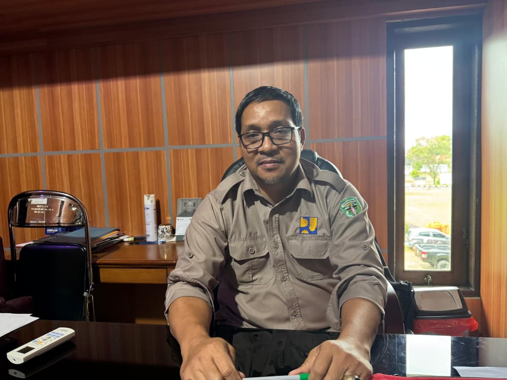 Kabid Cipta Karya PUPR Kutai Barat, Hironimus Stepen, menjelaskan bahwa sejak dibangun pada 2005, rumah dinas Bupati belum pernah direhabilitasi secara menyeluruh, sehingga pemerintah daerah merencanakan pembenahan interior yang lebih representatif dan berkelanjutan. Penulis: Johansyah