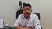Keterangan foto:Kepala Seksi Intelijen Kejaksaan Negeri Kutai Barat, Angga Wardana, saat memberikan keterangan terkait laporan masyarakat mengenai dugaan penyimpangan dana desa, Selasa (5/5/2026). Penulis: Johansyah.