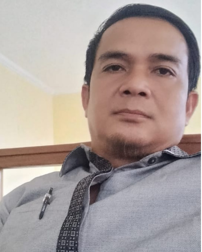 Keterangan Foto: Petinggi Kampung Bentas, Kecamatan Siluq Ngurai, Kabupaten Kutai Barat, Abet Nego, saat menyampaikan keterangan terkait dugaan masuknya fasilitas umum dan permukiman warga ke dalam wilayah HGU PT Aneka Reksa International (PT ARI). Senin (18/5/2026) Penulis: Johansyah