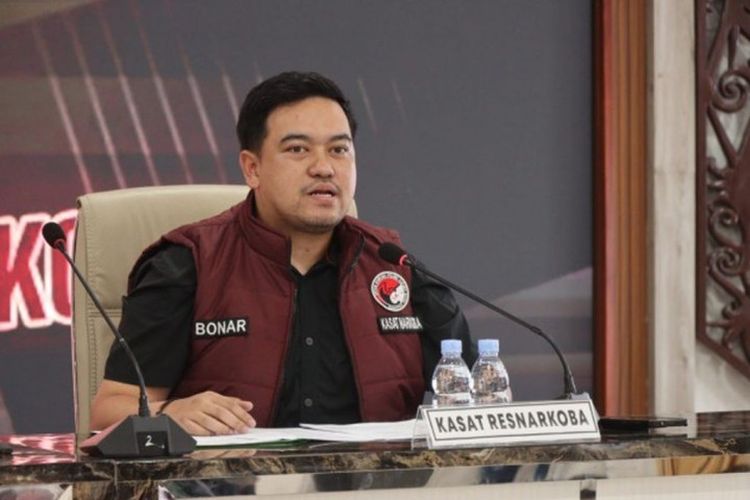 AKP Yohanes Bonar Adiguna saat masih menjabat di Polres Kukar. Ia kini ditangkap terkait dugaan kepemilikan narkotika golongan II jenis etomidate berbentuk cairan (liquid). (Dokumentasi Polres Kukar)