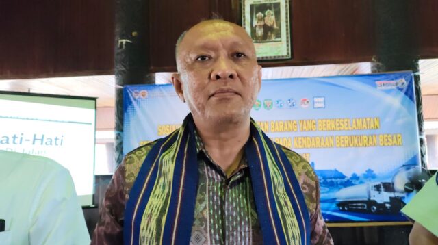 Balai Pengelola Transportasi Darat Kelas II Kalimantan Timur Kepala BPTD Kelas II Kalimantan Timur, Renhard Ronald, menghadiri Sosialisasi Kendaraan Angkutan Barang yang Berkeselamatan serta Sistem dan Tata Pengereman pada Kendaraan Berukuran Besar di Taman Budaya Sendawar, Kamis (21/5/2026). Penulis: Johansyah