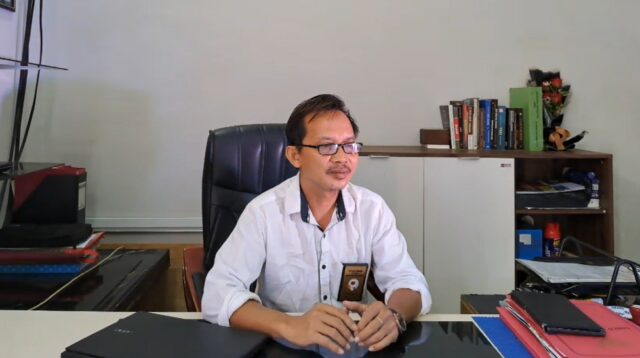 Ketua Umum DPP LSM Gerakan Pandawa Bertuah (Radar) Kutai Barat, Hertin Armansyah, memberikan tanggapan terkait mutasi jabatan Kapolres Kutai Barat.
