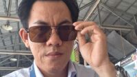 Yahya Tonang, Kuasa Hukum Masyarakat Petani Plasma, mendesak Polres Kutai Barat segera menetapkan pihak yang diduga turut serta (deelneming) dalam kasus dugaan penggelapan lahan plasma masyarakat yang saat ini telah menyeret Ketua Koperasi Sempeket Takaq Mitra Sawit sebagai tersangka. Penulis: Johansyah