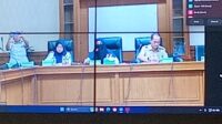 Plt. Kadishub Kutai Barat, Rita, memberikan arahan terkait kewajiban normalisasi kendaraan kepada para pimpinan perusahaan dalam rapat sosialisasi yang digelar di Kantor Bupati Kutai Barat, Selasa (14/7/2026).