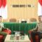 Keterangan Foto: Kapolres Kutai Barat AKBP Haris Kurniawan, S.I.K., M.I.K., bersama Dandim 0912/Kutai Barat Letkol Inf. Doni Fransisco, S.Sos., M.Han., serta jajaran perwira saat menggelar pertemuan silaturahmi di Makodim 0912/Kutai Barat, Selasa (14/7/2026). Pertemuan ini mempertegas komitmen soliditas TNI-Polri dalam menjaga keamanan wilayah Kabupaten Kutai Barat.
