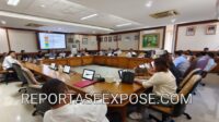 Foto: Suasana Rapat Dengar Pendapat Umum (RDPU) di DPRD Kabupaten Kutai Barat yang membahas persoalan kemitraan plasma PT Maha Karya Bersama (MKB), KSU Sejahtera Etam Bersama (SEB), serta kerusakan infrastruktur di Kampung Jerang Melayu, Kecamatan Muara Pahu, Rabu (15/7/2026).