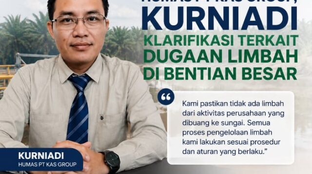 Keterangan Foto: Humas PT Kalimantan Agro Sukses (KAS) Group, Kurniadi, saat memberikan klarifikasi terkait dugaan pencemaran sungai. Ia menegaskan bahwa penentuan sumber pencemaran harus didasarkan pada hasil pemeriksaan dan verifikasi objektif, bukan semata-mata berdasarkan kondisi visual maupun informasi yang beredar di masyarakat. Penulis: Johansyah
